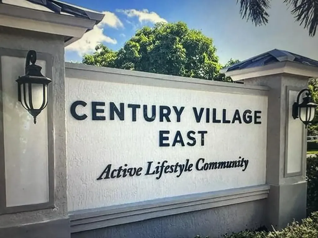 75 Farnham D Deerfield Beach FL 33442