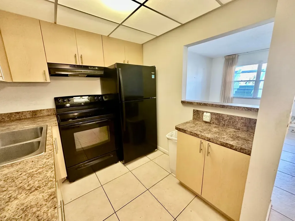 75 Farnham D Deerfield Beach FL 33442