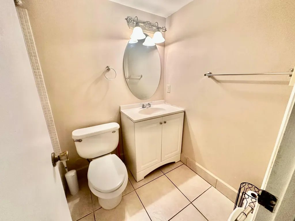 75 Farnham D Deerfield Beach FL 33442