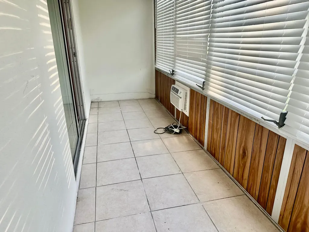 75 Farnham D Deerfield Beach FL 33442