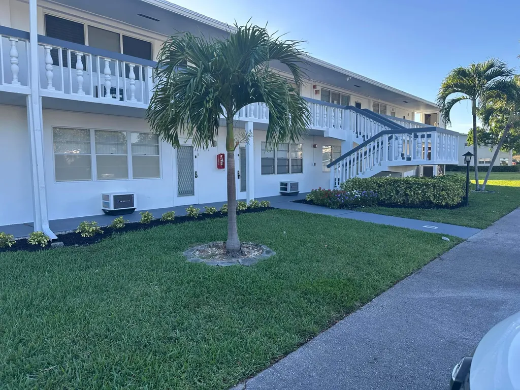 75 Farnham D Deerfield Beach FL 33442