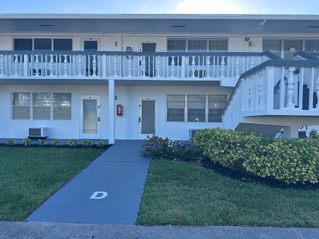 75 Farnham D Deerfield Beach FL 33442