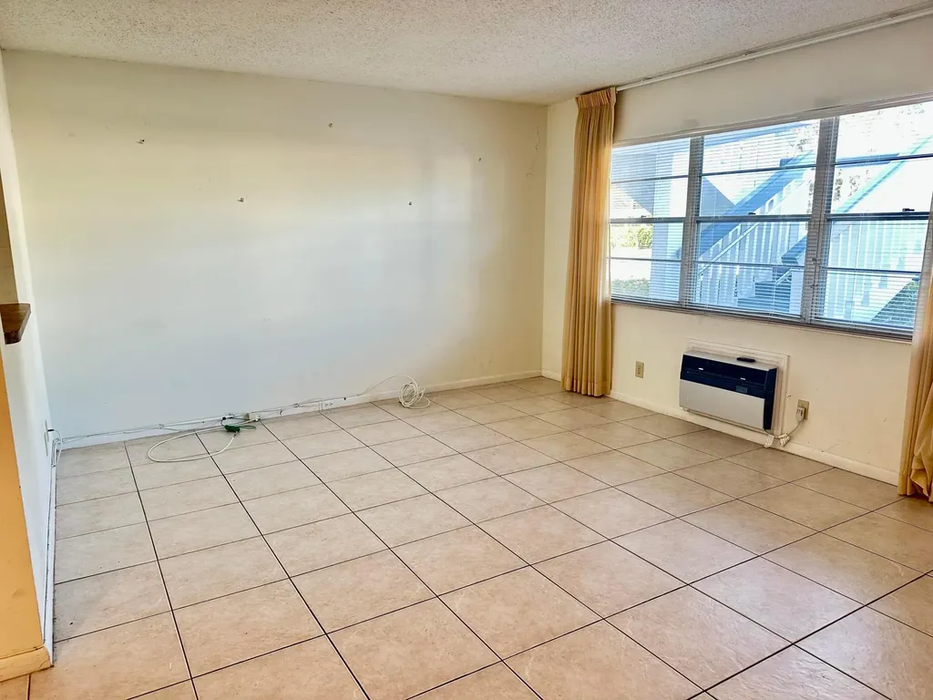 75 Farnham D Deerfield Beach FL 33442