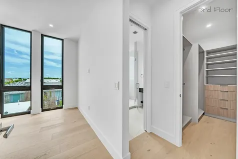 16 Seaside Avenue Key Largo FL 33037