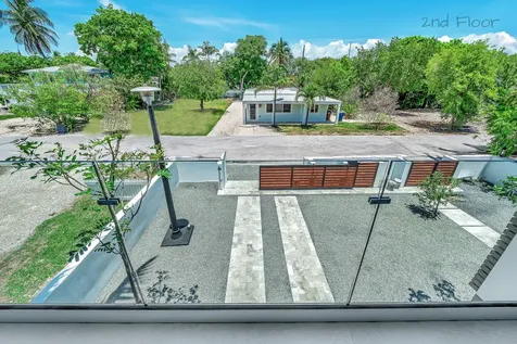 16 Seaside Avenue Key Largo FL 33037