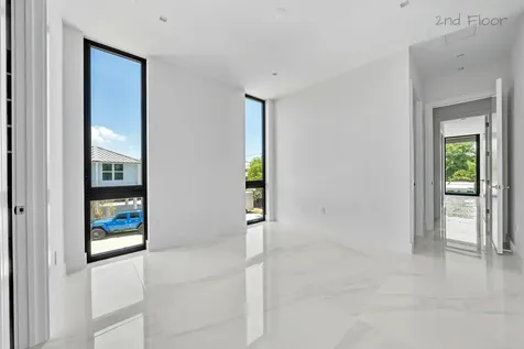 16 Seaside Avenue Key Largo FL 33037