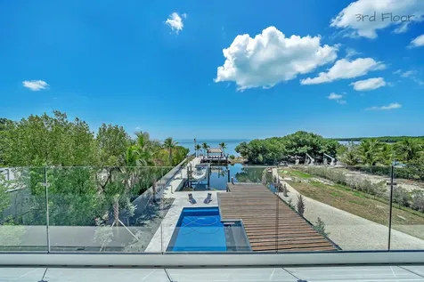 16 Seaside Avenue Key Largo FL 33037
