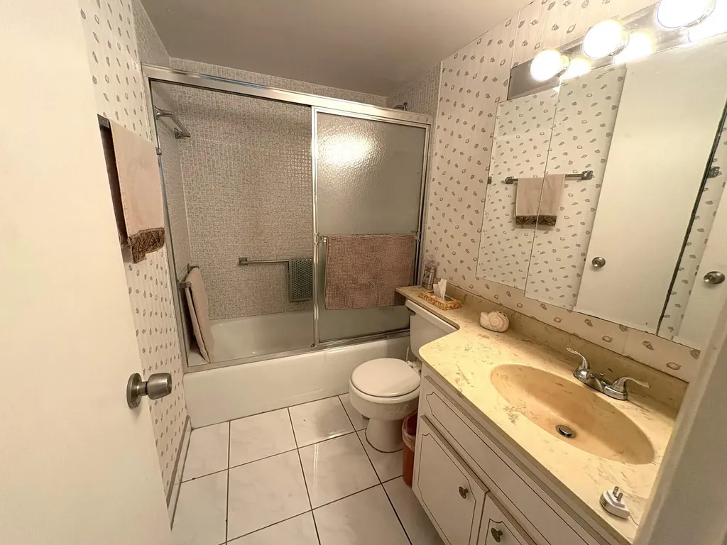 2350 NE 14th Street Causeway Pompano Beach FL 33062