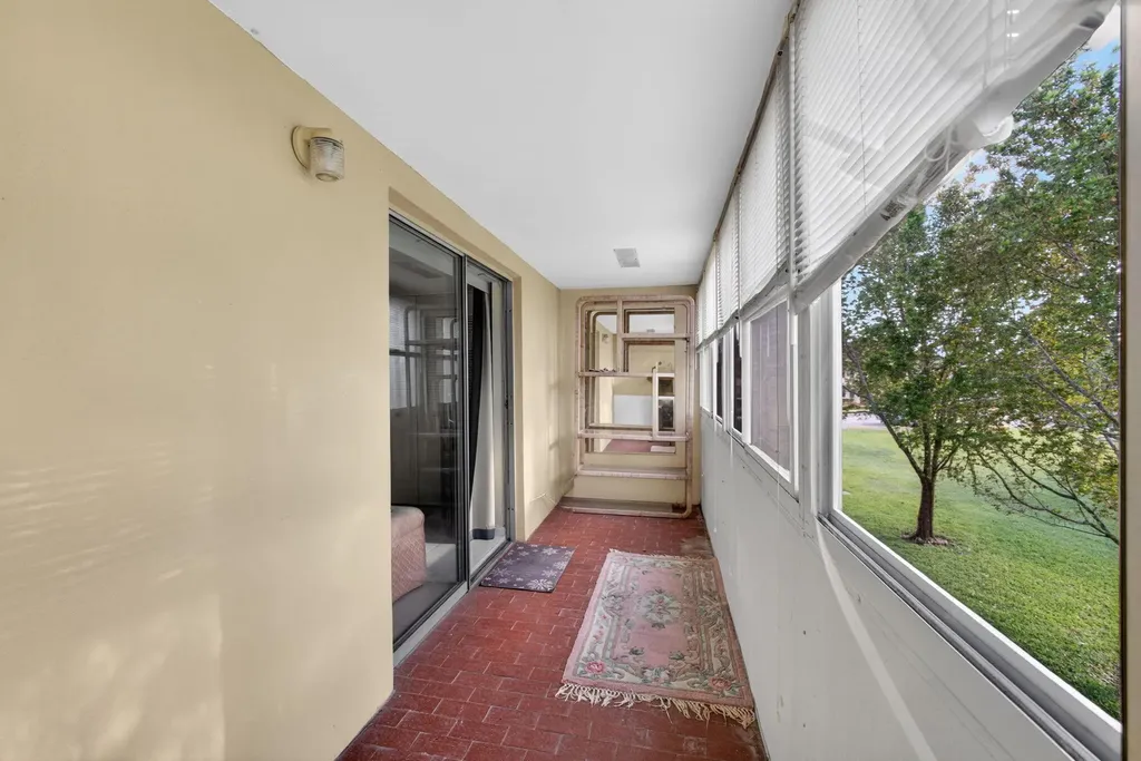 157 Camden G West Palm Beach FL 33417