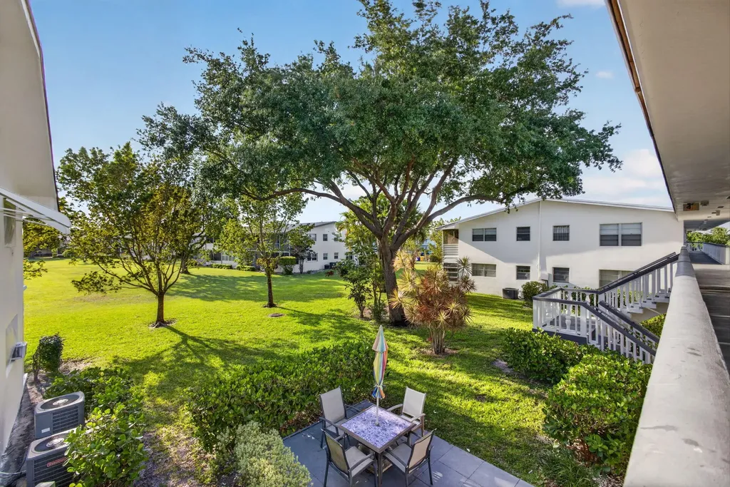 157 Camden G West Palm Beach FL 33417