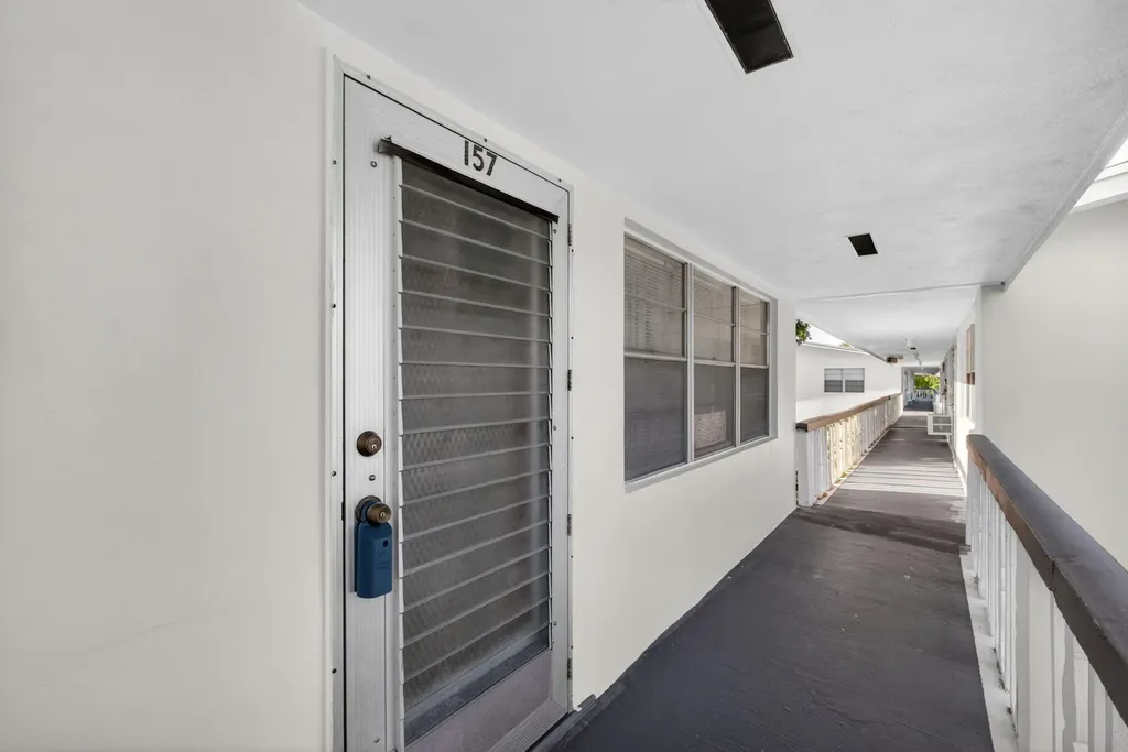 157 Camden G West Palm Beach FL 33417