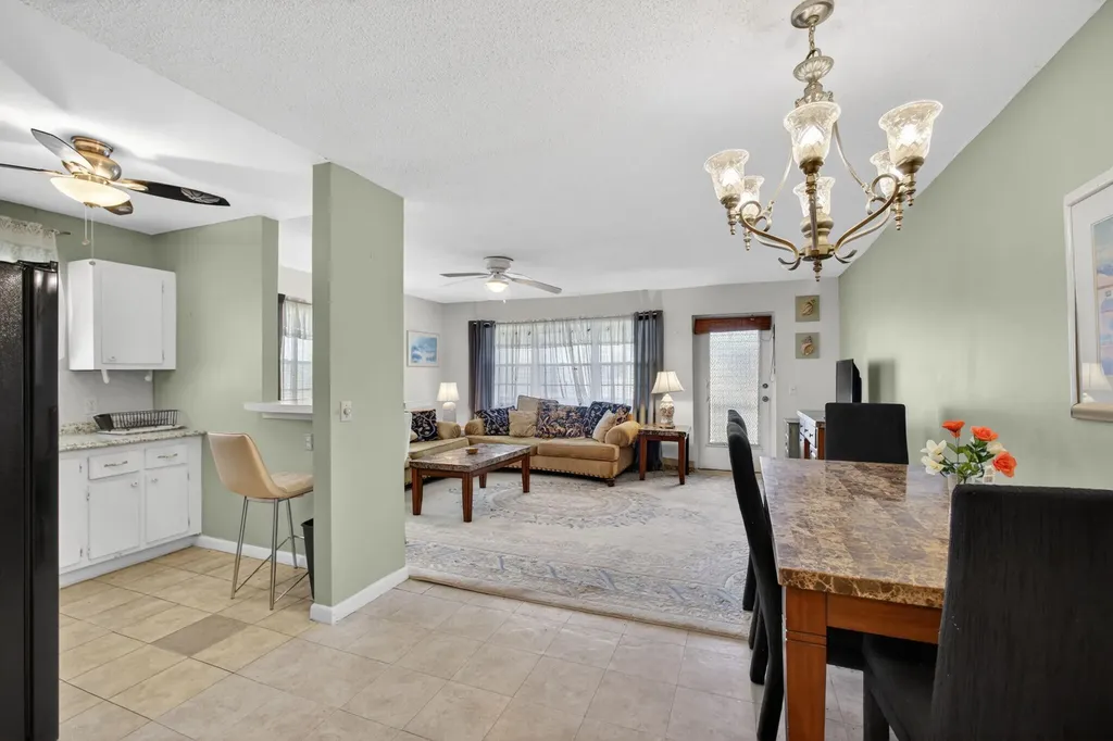 157 Camden G West Palm Beach FL 33417