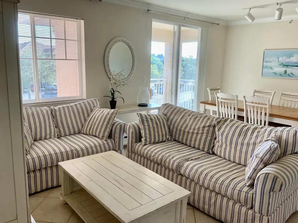 6556 Emerald Dunes Drive West Palm Beach FL 33411