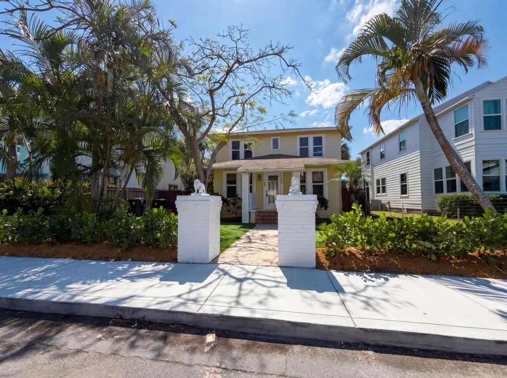 207 S Ocean Breeze Lake Worth Beach FL 33460