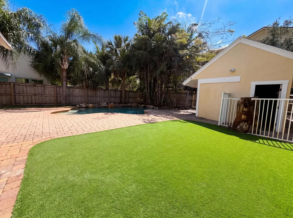 207 S Ocean Breeze Lake Worth Beach FL 33460