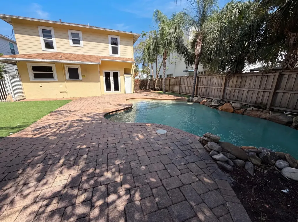 207 S Ocean Breeze Lake Worth Beach FL 33460