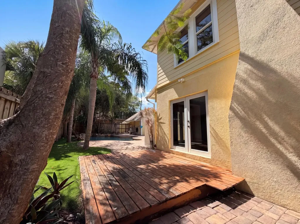 207 S Ocean Breeze Lake Worth Beach FL 33460