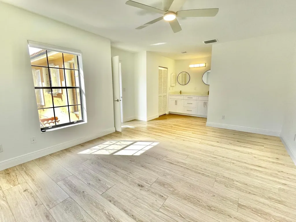 359 Prestwick Circle Palm Beach Gardens FL 33418