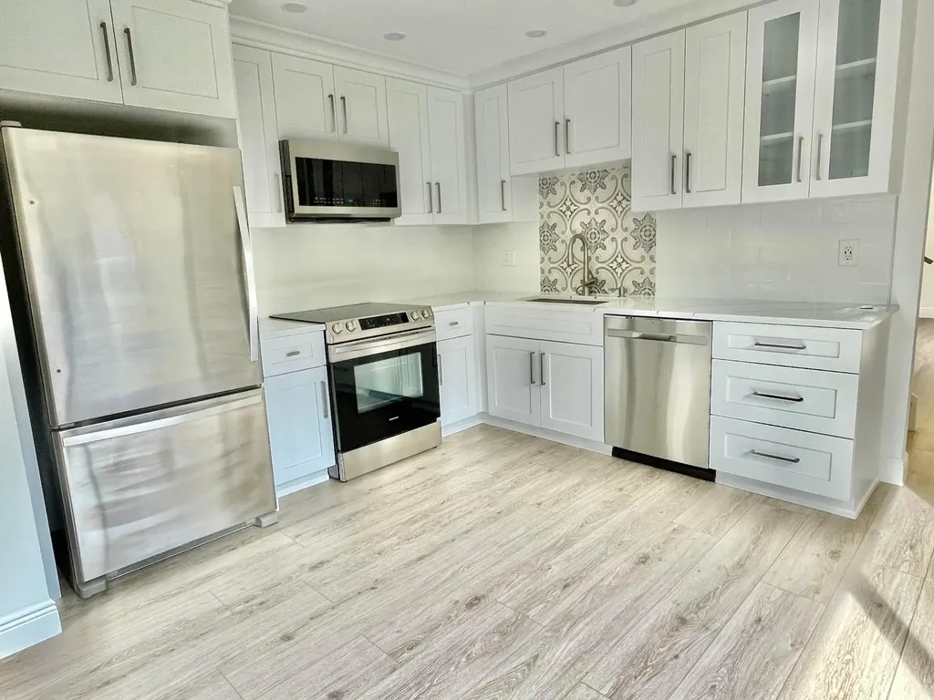 359 Prestwick Circle Palm Beach Gardens FL 33418
