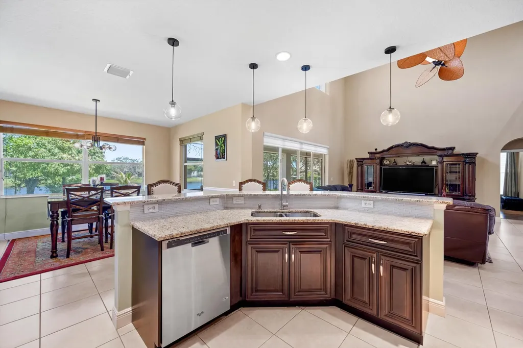 112 Ibisca Terrace Royal Palm Beach FL 33411