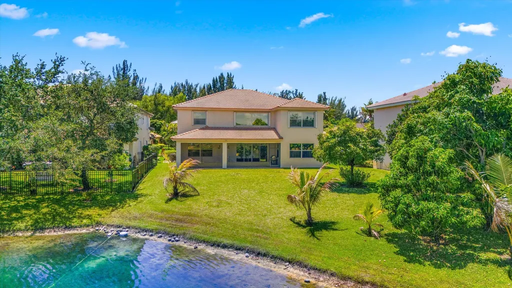 112 Ibisca Terrace Royal Palm Beach FL 33411