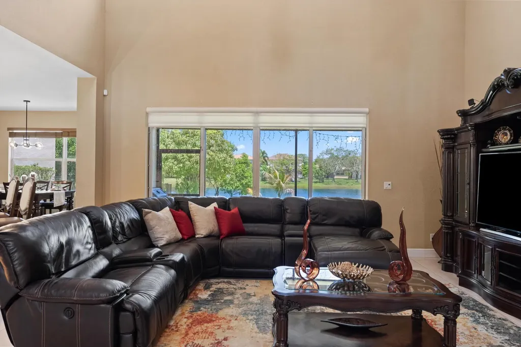 112 Ibisca Terrace Royal Palm Beach FL 33411