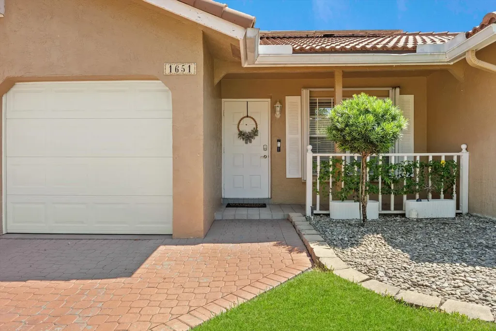 1651 NW 106th Way Coral Springs FL 33071