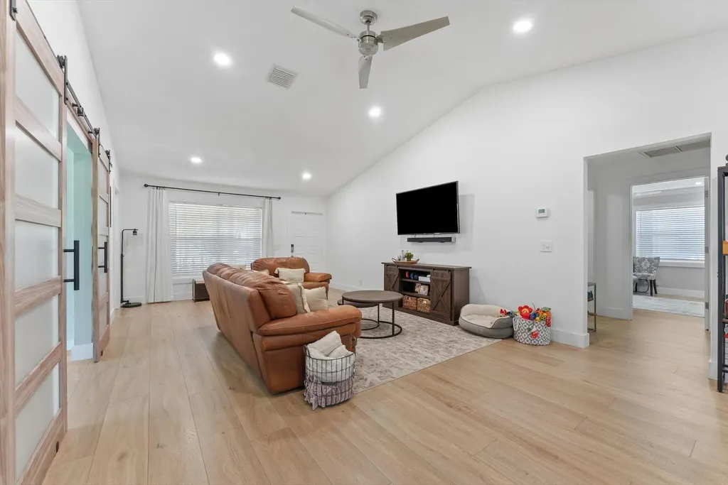 1651 NW 106th Way Coral Springs FL 33071