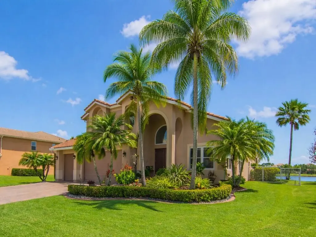1010 SW Ruby Avenue Avenue SW Vero Beach FL 32968