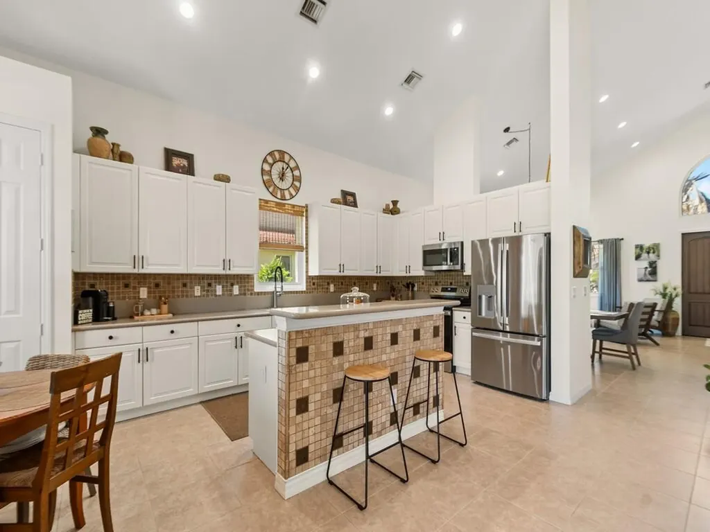 1010 SW Ruby Avenue Avenue SW Vero Beach FL 32968