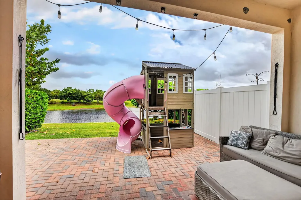 10106 Akenside Drive Boca Raton FL 33428