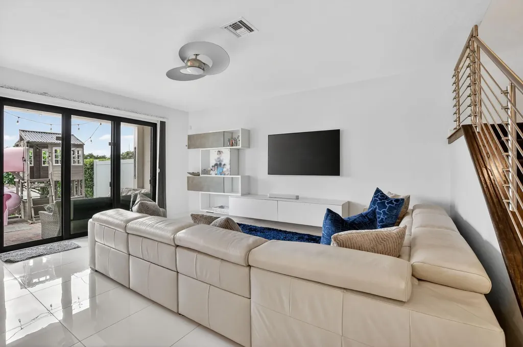 10106 Akenside Drive Boca Raton FL 33428