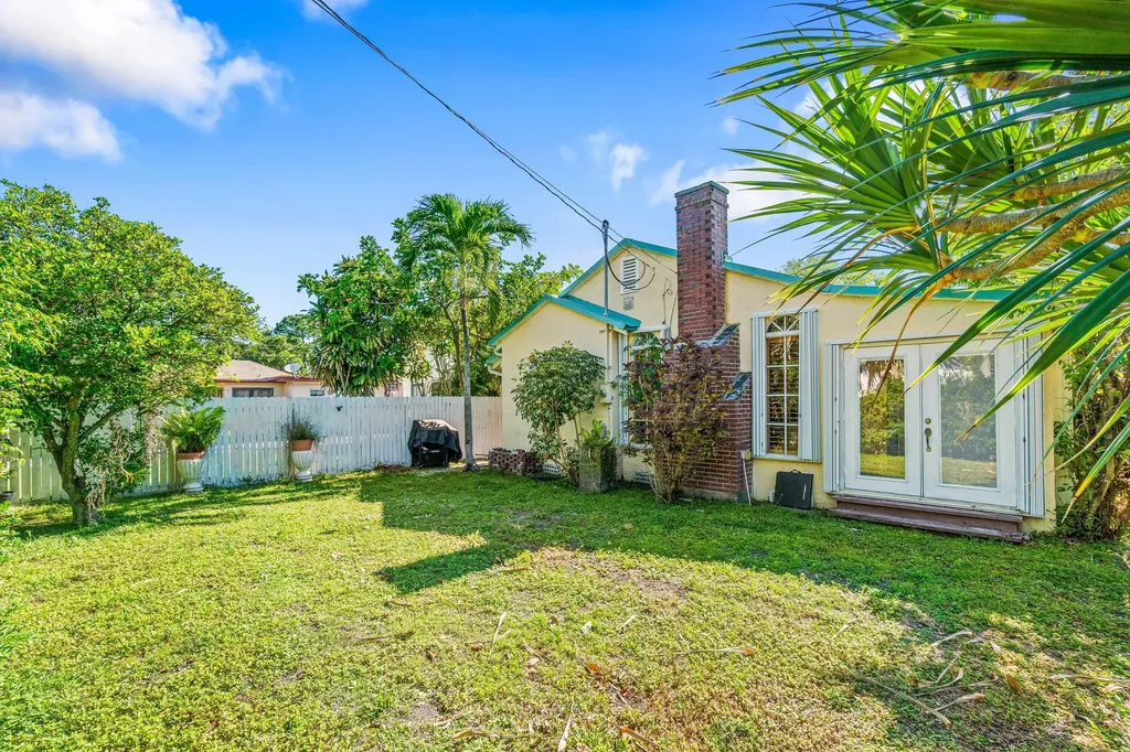 629 Selkirk Street West Palm Beach FL 33405