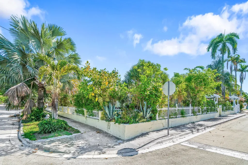 629 Selkirk Street West Palm Beach FL 33405