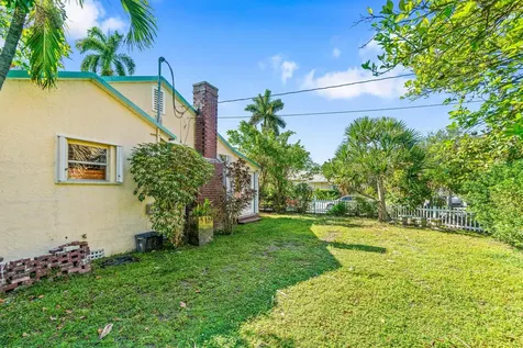 629 Selkirk Street West Palm Beach FL 33405