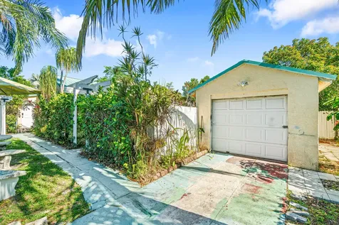 629 Selkirk Street West Palm Beach FL 33405