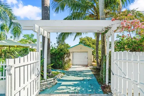 629 Selkirk Street West Palm Beach FL 33405