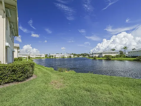 870 Lake Orchid Circle Vero Beach FL 32962