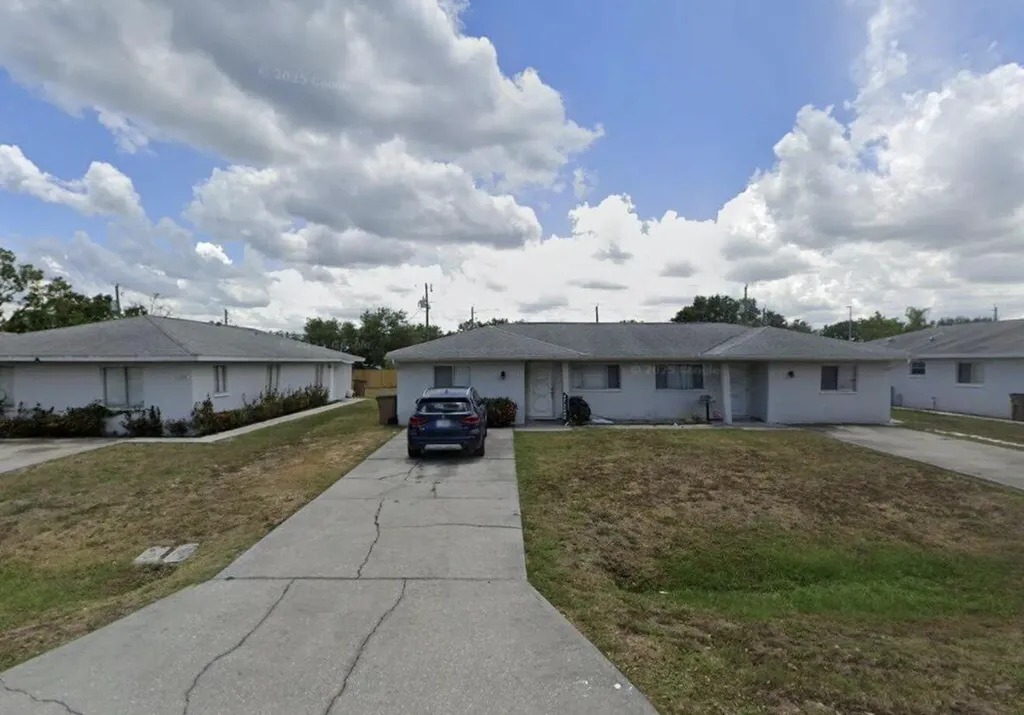13933/931 First Street Fort Myers FL 33905