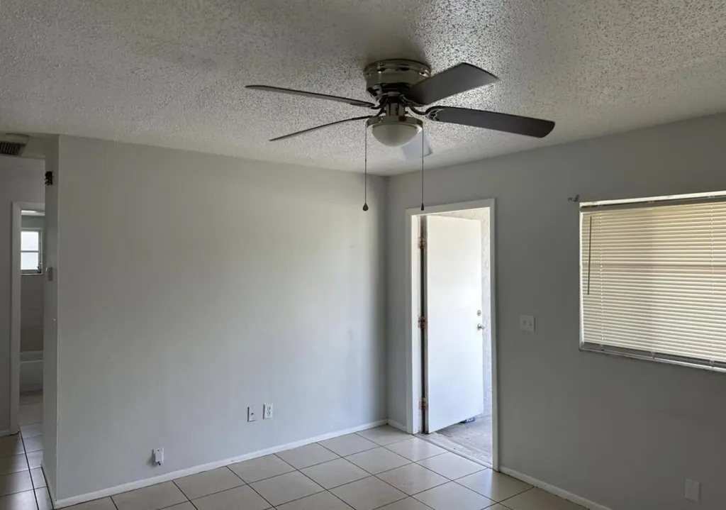 13933/931 First Street Fort Myers FL 33905