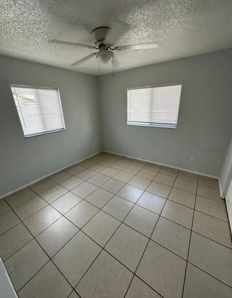 13933/931 First Street Fort Myers FL 33905