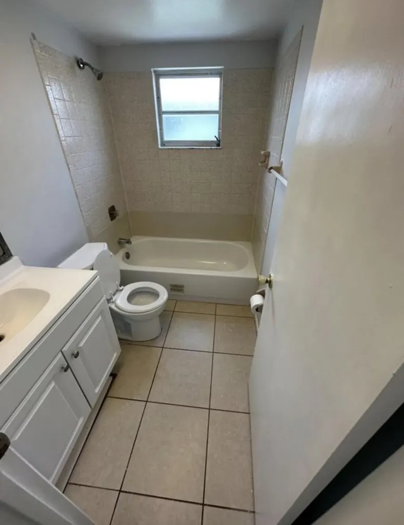 13933/931 First Street Fort Myers FL 33905