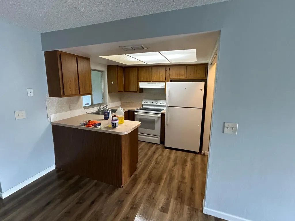 13933/931 First Street Fort Myers FL 33905