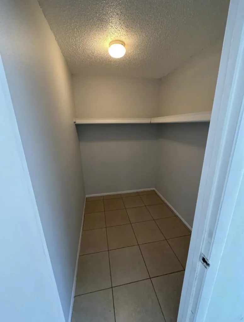 13933/931 First Street Fort Myers FL 33905