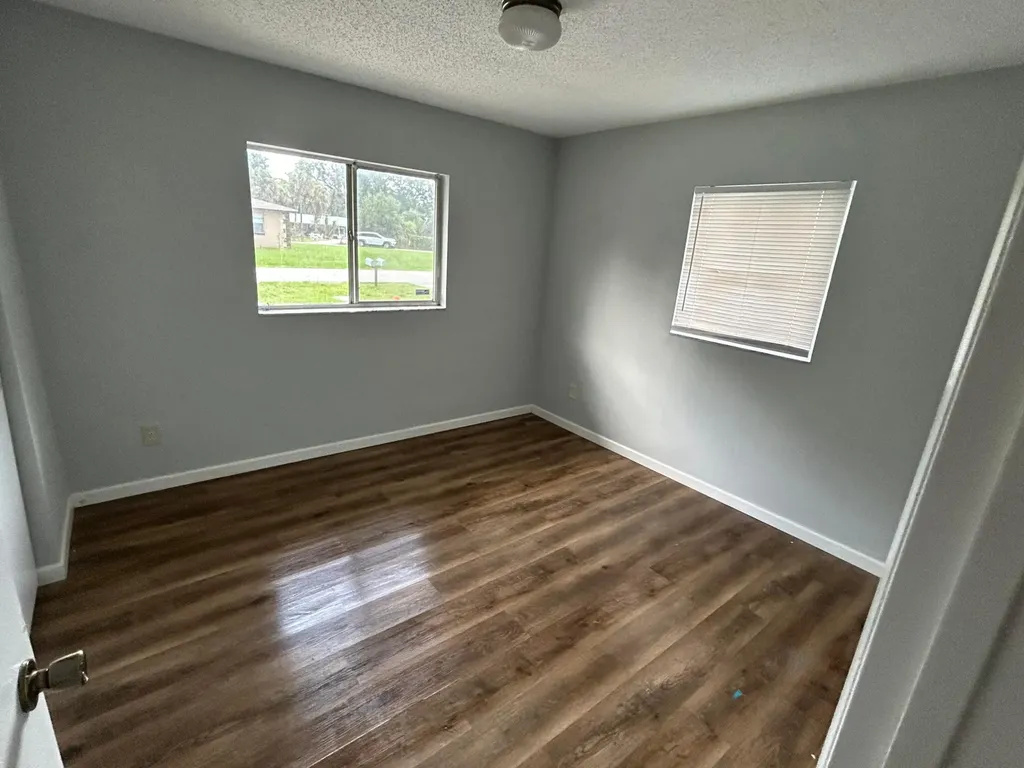 13933/931 First Street Fort Myers FL 33905