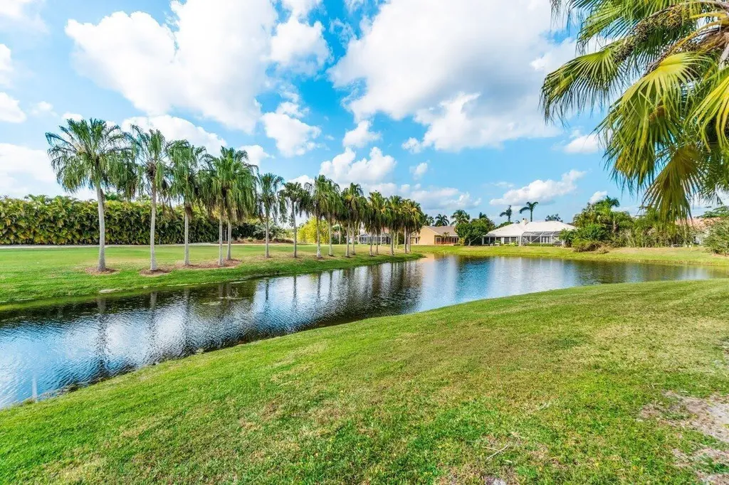 15621 Latina Place Wellington FL 33414