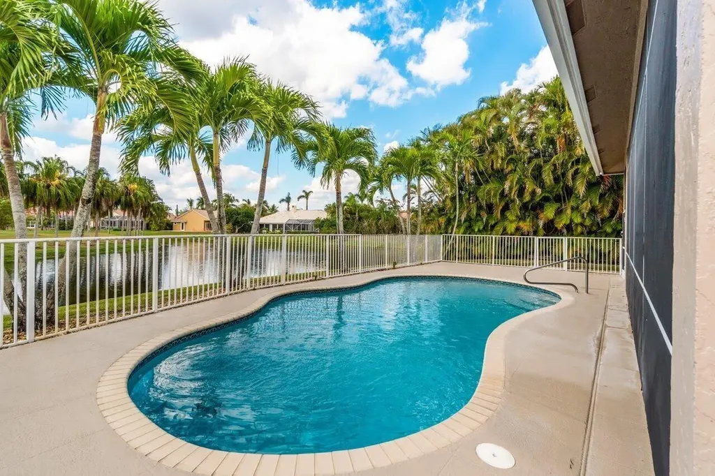 15621 Latina Place Wellington FL 33414