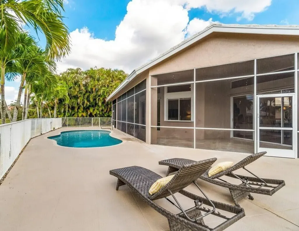 15621 Latina Place Wellington FL 33414