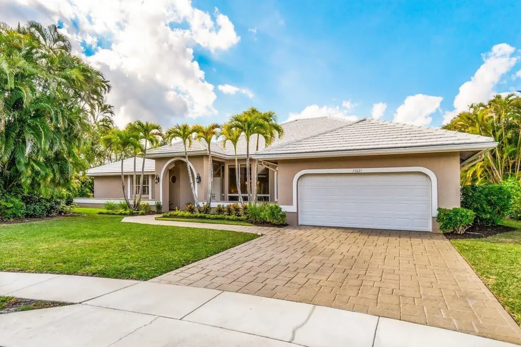 15621 Latina Place Wellington FL 33414
