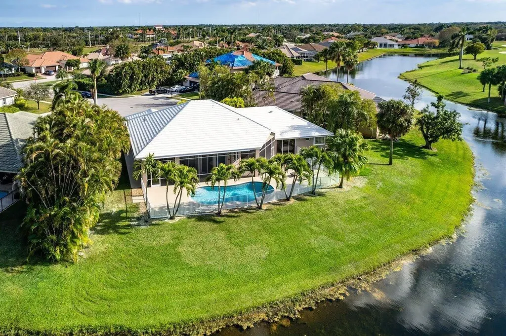 15621 Latina Place Wellington FL 33414